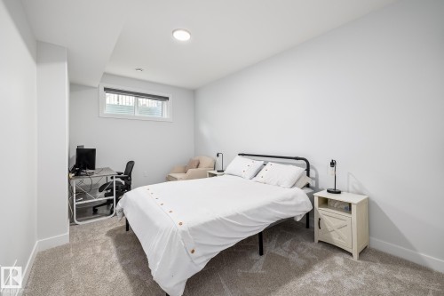 1562 Howes Place, Edmonton, AB - Indoor Photo Showing Bedroom