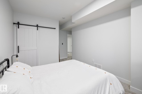 1562 Howes Place, Edmonton, AB - Indoor Photo Showing Bedroom