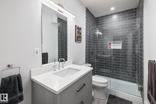 1562 Howes Place, Edmonton, AB - Indoor Photo Showing Bathroom