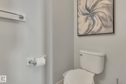 2047 Redtail Common, Edmonton, AB - Indoor Photo Showing Bathroom
