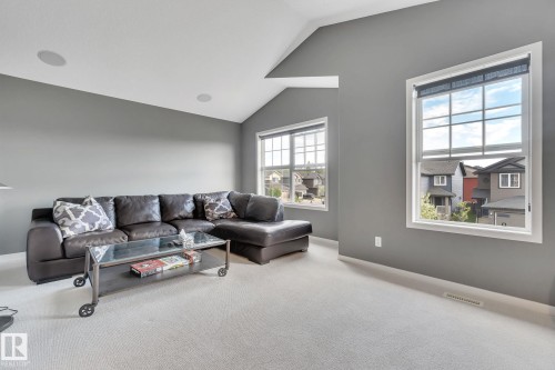 2047 Redtail Common, Edmonton, AB - Indoor Photo Showing Living Room