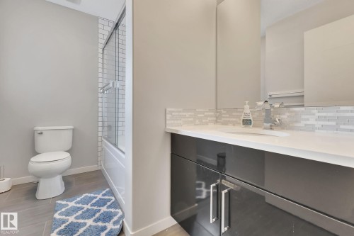 2047 Redtail Common, Edmonton, AB - Indoor Photo Showing Bathroom