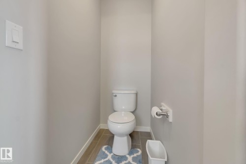 2047 Redtail Common, Edmonton, AB - Indoor Photo Showing Bathroom