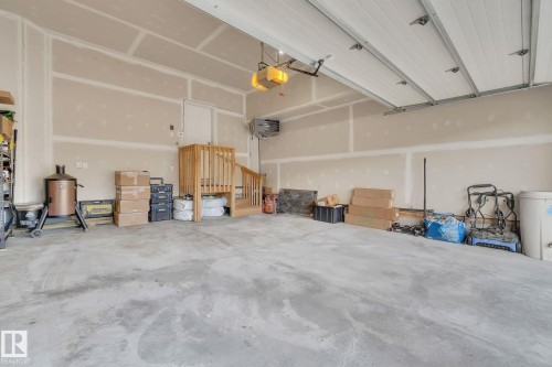 2047 Redtail Common, Edmonton, AB - Indoor Photo Showing Garage