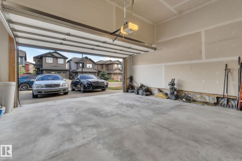 2047 Redtail Common, Edmonton, AB - Indoor Photo Showing Garage