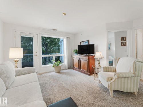 303 6220 Fulton Road, Edmonton, AB - Indoor Photo Showing Living Room