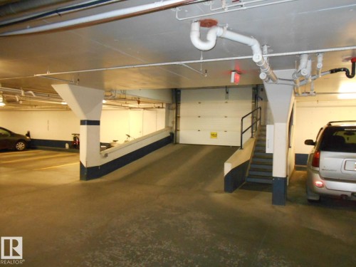 303 6220 Fulton Road, Edmonton, AB - Indoor Photo Showing Garage