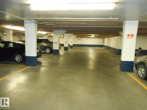 303 6220 Fulton Road, Edmonton, AB - Indoor Photo Showing Garage