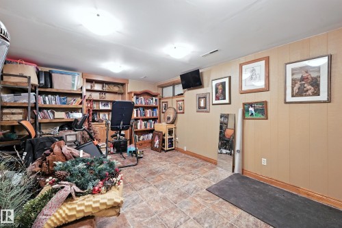 16815 41 Avenue, Edmonton, AB - Indoor Photo Showing Other Room