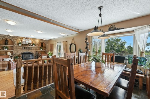 16815 41 Avenue, Edmonton, AB - Indoor Photo Showing Dining Room