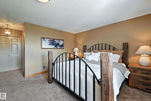 16815 41 Avenue, Edmonton, AB - Indoor Photo Showing Bedroom