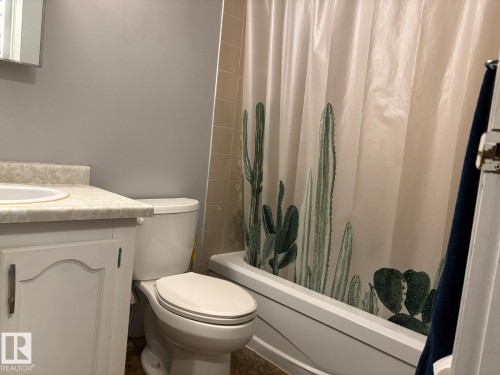 212 5705 51 Street, Elk Point, AB - Indoor Photo Showing Bathroom