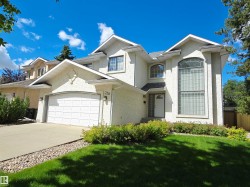 738 Burton Crescent  Edmonton, AB T6R 2J3
