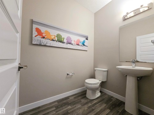 5441 Allbright Square, Edmonton, AB - Indoor Photo Showing Bathroom