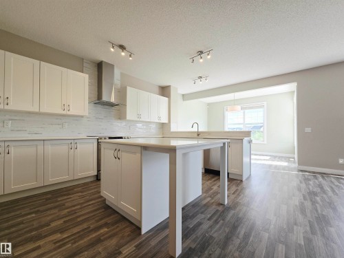 5441 Allbright Square, Edmonton, AB - Indoor Photo Showing Kitchen