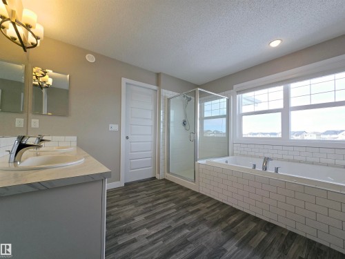 5441 Allbright Square, Edmonton, AB - Indoor Photo Showing Bathroom