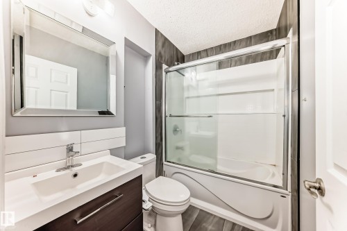 16720 61 Street, Edmonton, AB - Indoor Photo Showing Bathroom