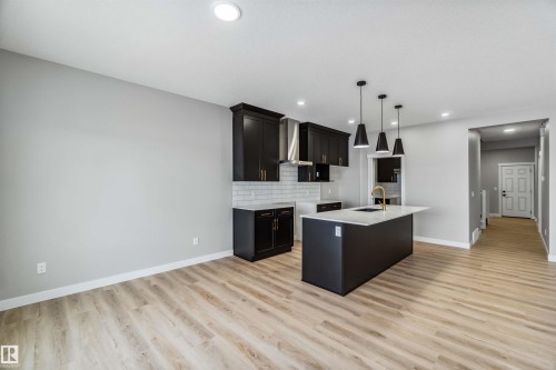 1659 12 Street, Edmonton, AB - Indoor Photo Showing Kitchen