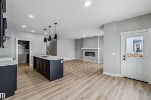 1659 12 Street, Edmonton, AB - Indoor With Fireplace