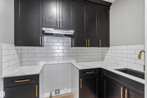 1659 12 Street, Edmonton, AB - Indoor Photo Showing Kitchen