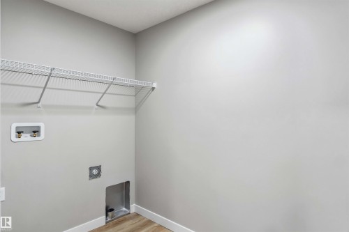 1659 12 Street, Edmonton, AB - Indoor With Storage