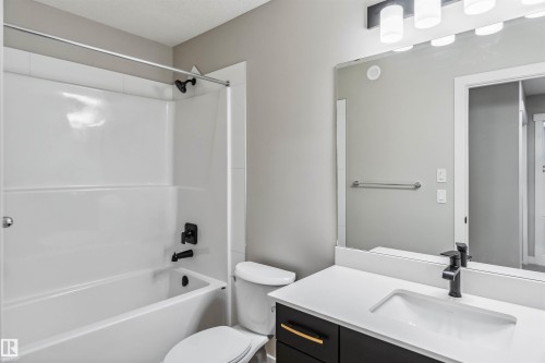 1659 12 Street, Edmonton, AB - Indoor Photo Showing Bathroom