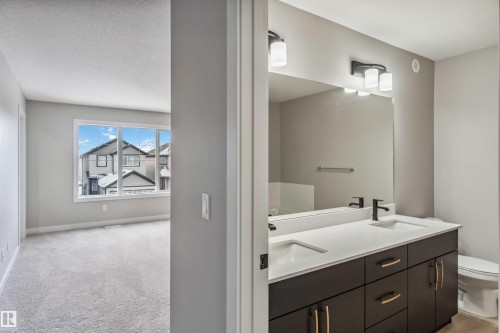1659 12 Street, Edmonton, AB - Indoor Photo Showing Bathroom