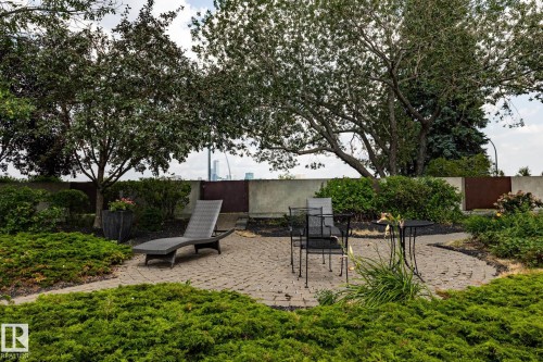 911 10883 Saskatchewan Drive, Edmonton, AB - Outdoor