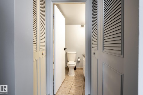 911 10883 Saskatchewan Drive, Edmonton, AB - Indoor Photo Showing Bathroom