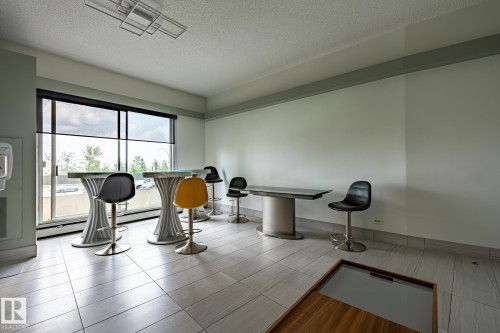 911 10883 Saskatchewan Drive, Edmonton, AB - Indoor