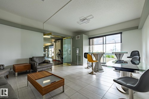 911 10883 Saskatchewan Drive, Edmonton, AB - Indoor