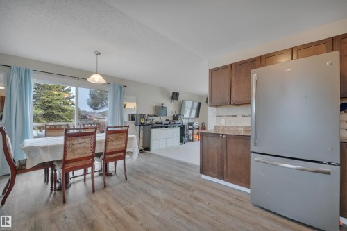 1035 55 Street, Edmonton, AB - Indoor