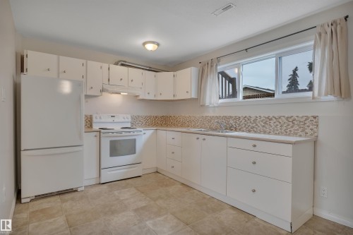1035 55 Street, Edmonton, AB - Indoor Photo Showing Kitchen