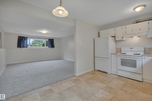 1035 55 Street, Edmonton, AB - Indoor Photo Showing Kitchen