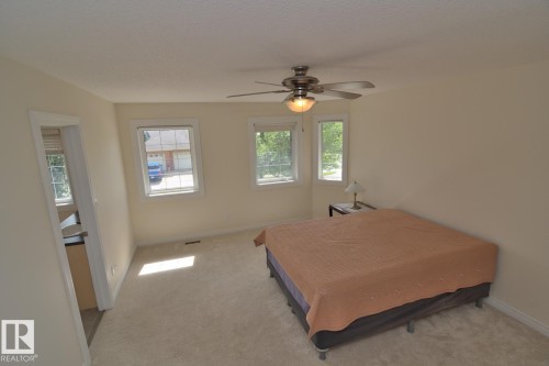 60 Lauralcrest Place, St. Albert, AB - Indoor Photo Showing Bedroom