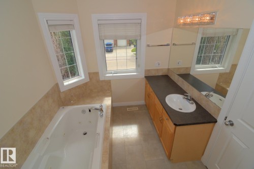 60 Lauralcrest Place, St. Albert, AB - Indoor Photo Showing Bathroom
