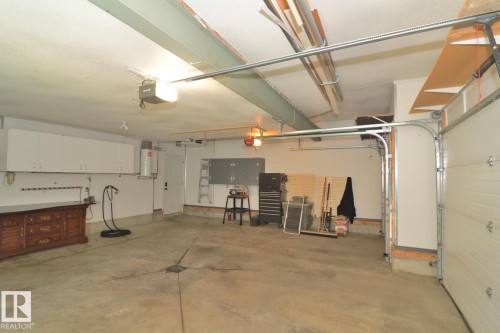 60 Lauralcrest Place, St. Albert, AB - Indoor Photo Showing Garage