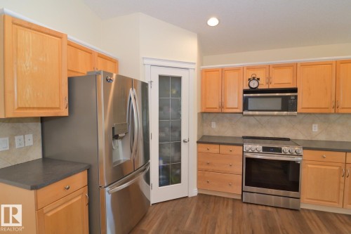 60 Lauralcrest Place, St. Albert, AB - Indoor Photo Showing Kitchen