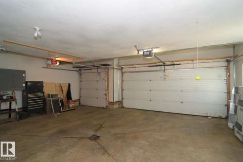 60 Lauralcrest Place, St. Albert, AB - Indoor Photo Showing Garage