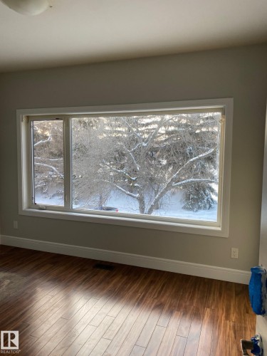 9533 101 Street, Edmonton, AB - Indoor Photo Showing Other Room