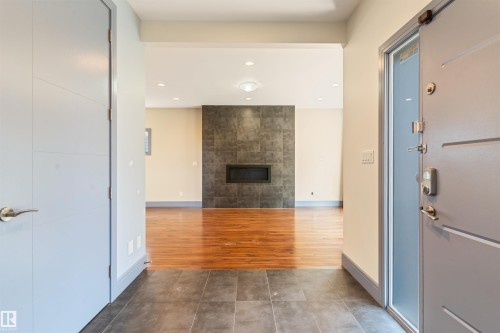 9533 101 Street, Edmonton, AB - Indoor Photo Showing Other Room