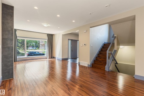 9533 101 Street, Edmonton, AB - Indoor