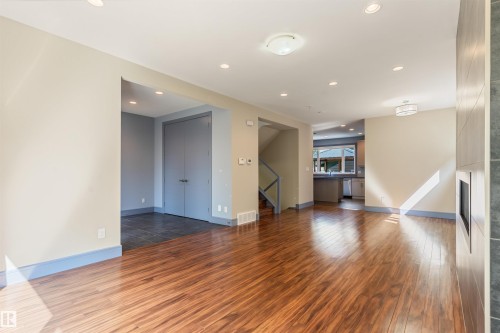 9533 101 Street, Edmonton, AB - Indoor