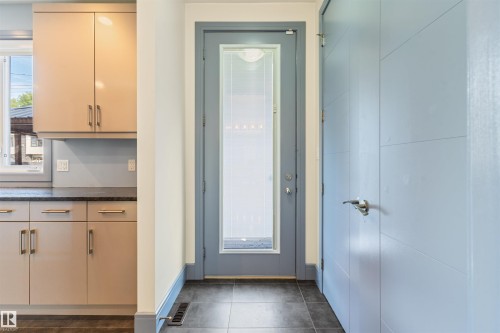 9533 101 Street, Edmonton, AB - Indoor Photo Showing Other Room