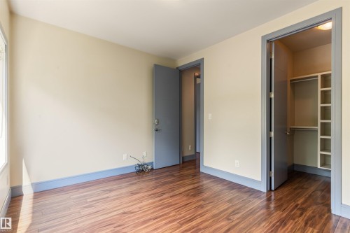 9533 101 Street, Edmonton, AB - Indoor Photo Showing Other Room
