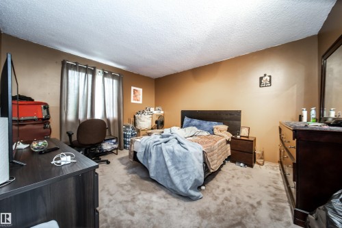 18111 76 Avenue, Edmonton, AB - Indoor Photo Showing Bedroom