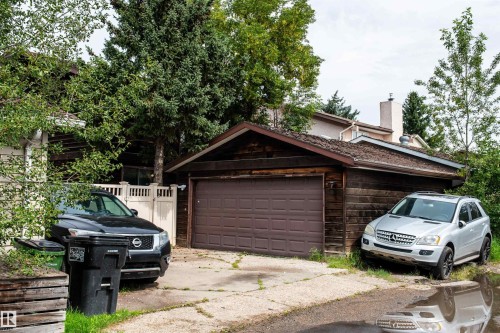 18111 76 Avenue, Edmonton, AB - Outdoor