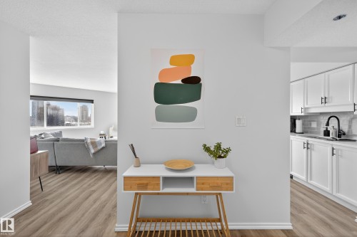 1303 10130 114 Street, Edmonton, AB - Indoor