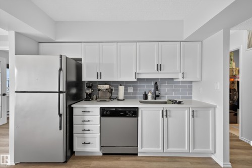 1303 10130 114 Street, Edmonton, AB - Indoor Photo Showing Kitchen