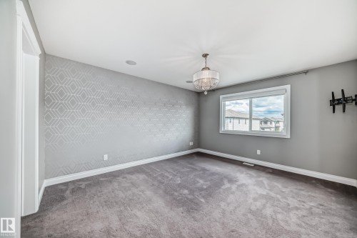 1921 33 Street, Edmonton, AB - Indoor Photo Showing Other Room